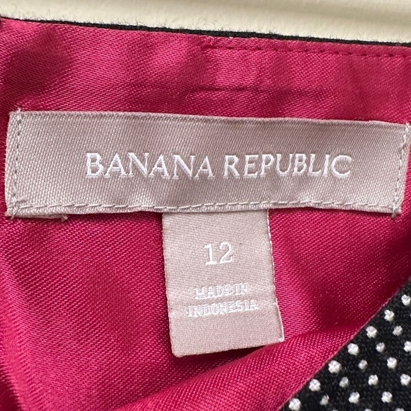 Banana Republic Mini Skirt - Picture 3 of 8